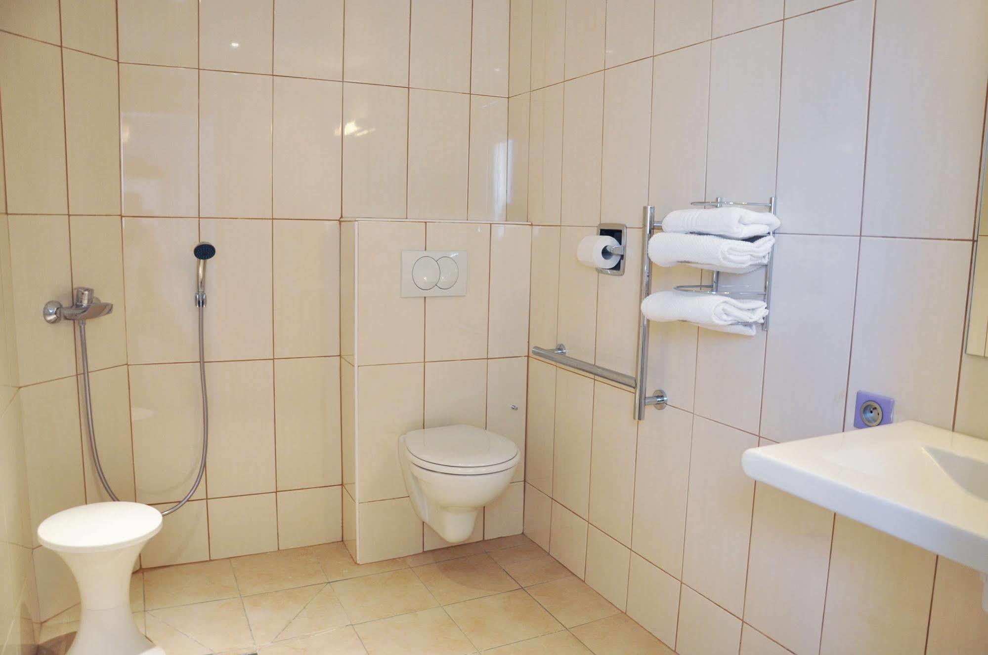 Hotel Valence Sud Soyons Εξωτερικό φωτογραφία